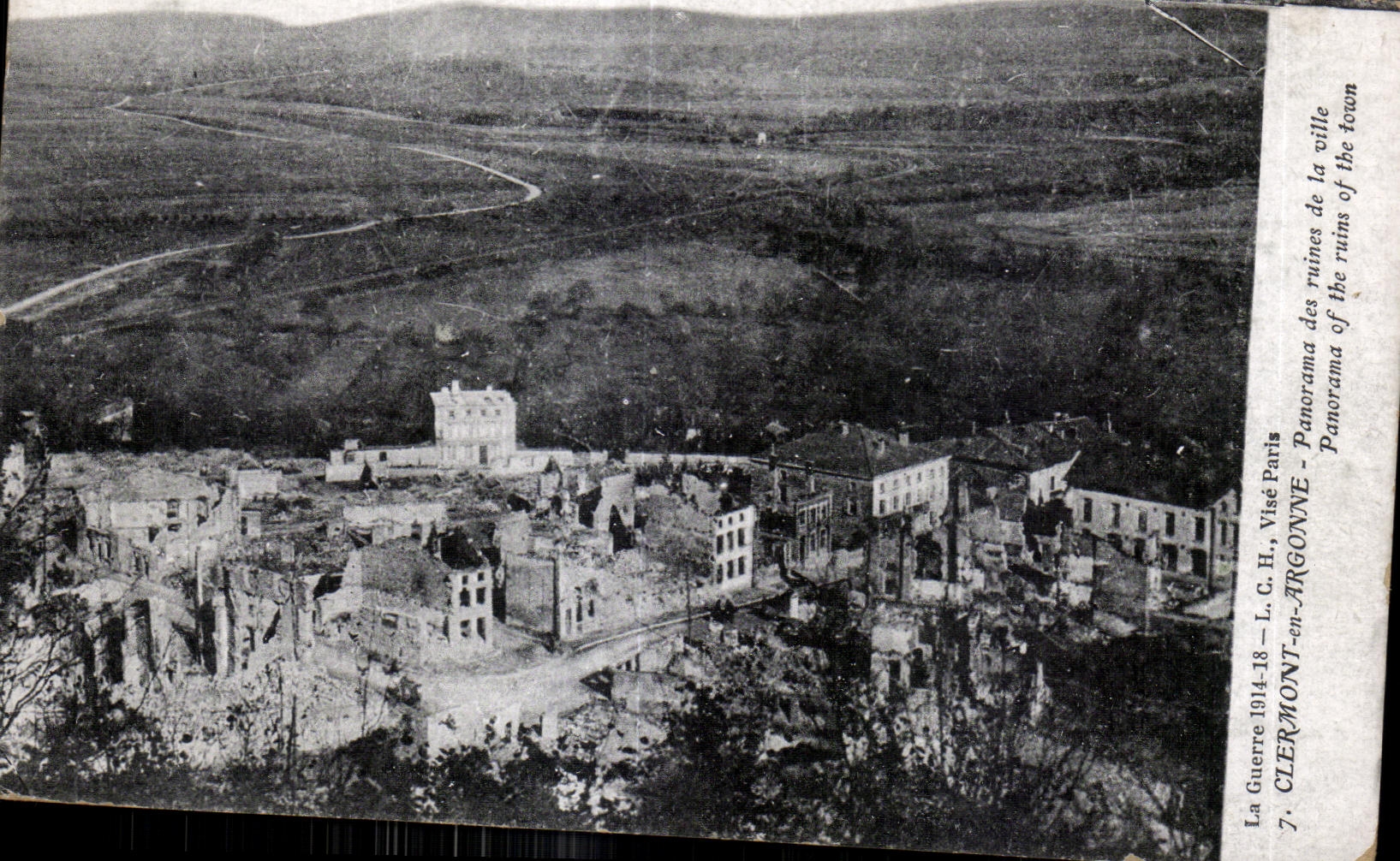 CPA Guerre Clermont en Argonne Panorama des ruines de la ville Panorama of the ruins of the town