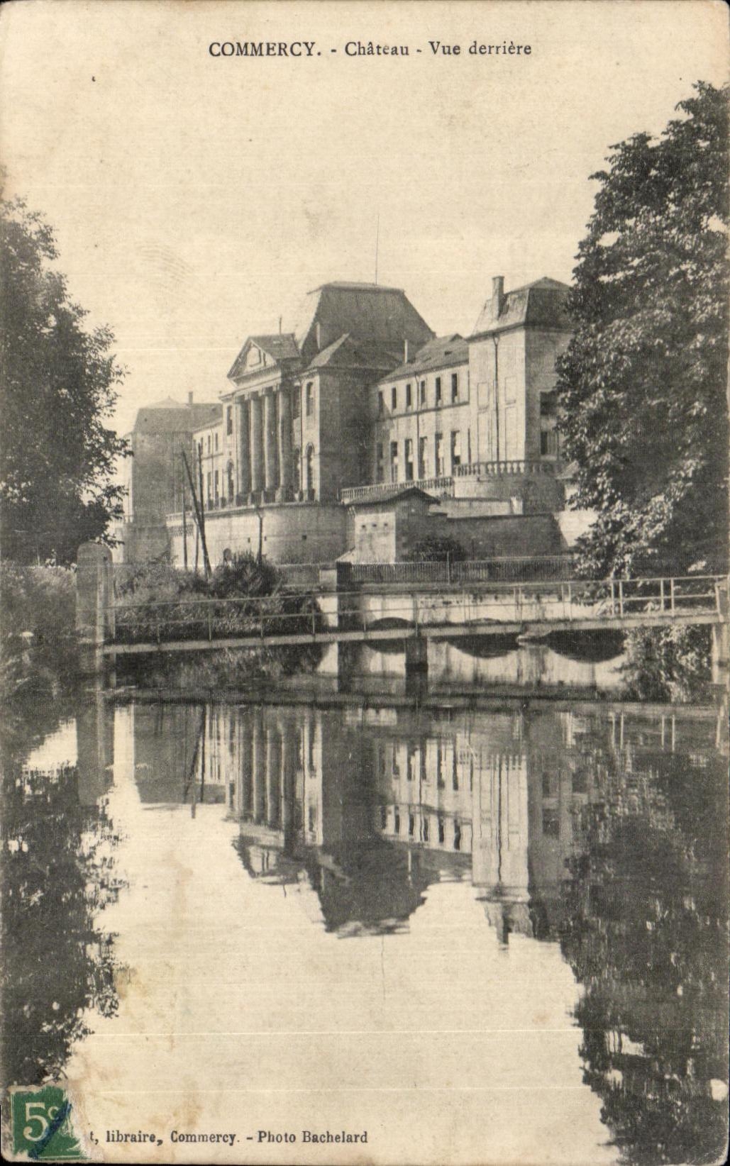 CPA Commercy Chateau Vue deriere libraire Commercy Photo Bachelard