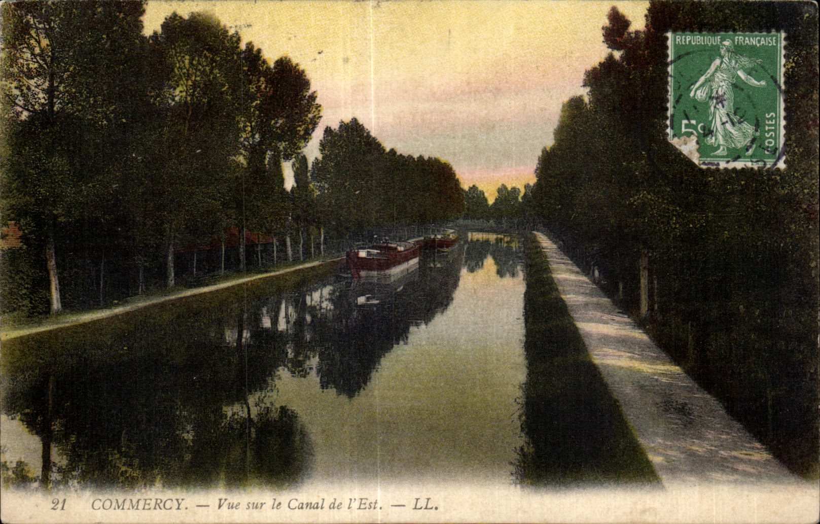 CPA Commercy Vue sur le Canal de I Est LL