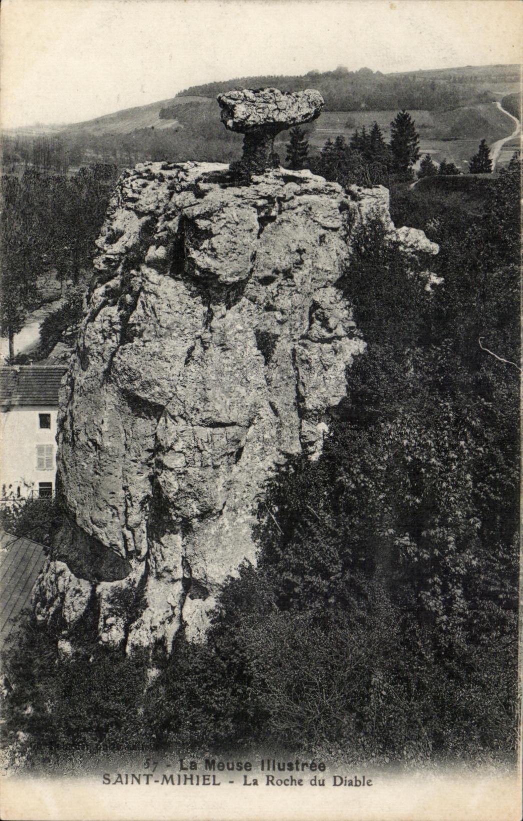 CPA La Meuse l llustree Saint Mihiel La Roche du Diable 