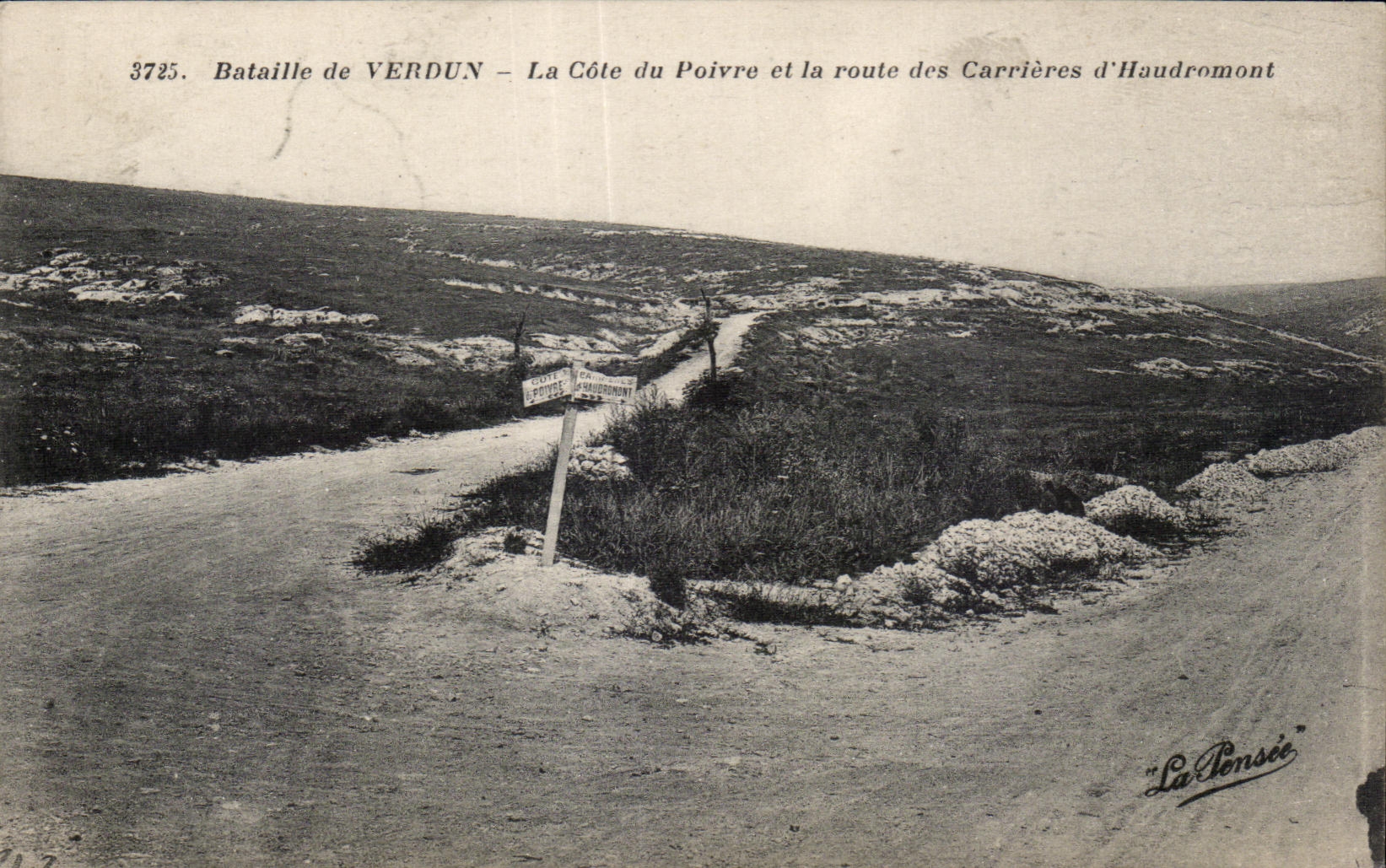 CPA Bataille de Verdun La Cote du Poivre et la Route des Carrieres d Haudromont