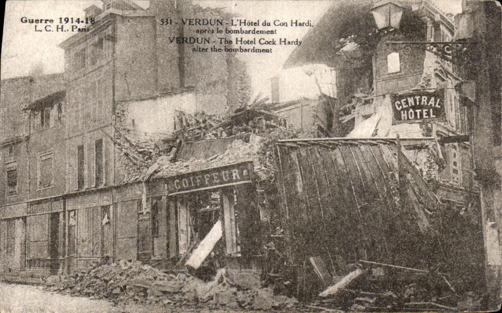 CPA Verdun L Hotel du Coq Hardi apres le bombardement Verdun The Hotel Cock Hardy after the Bombadrment Coiffeur