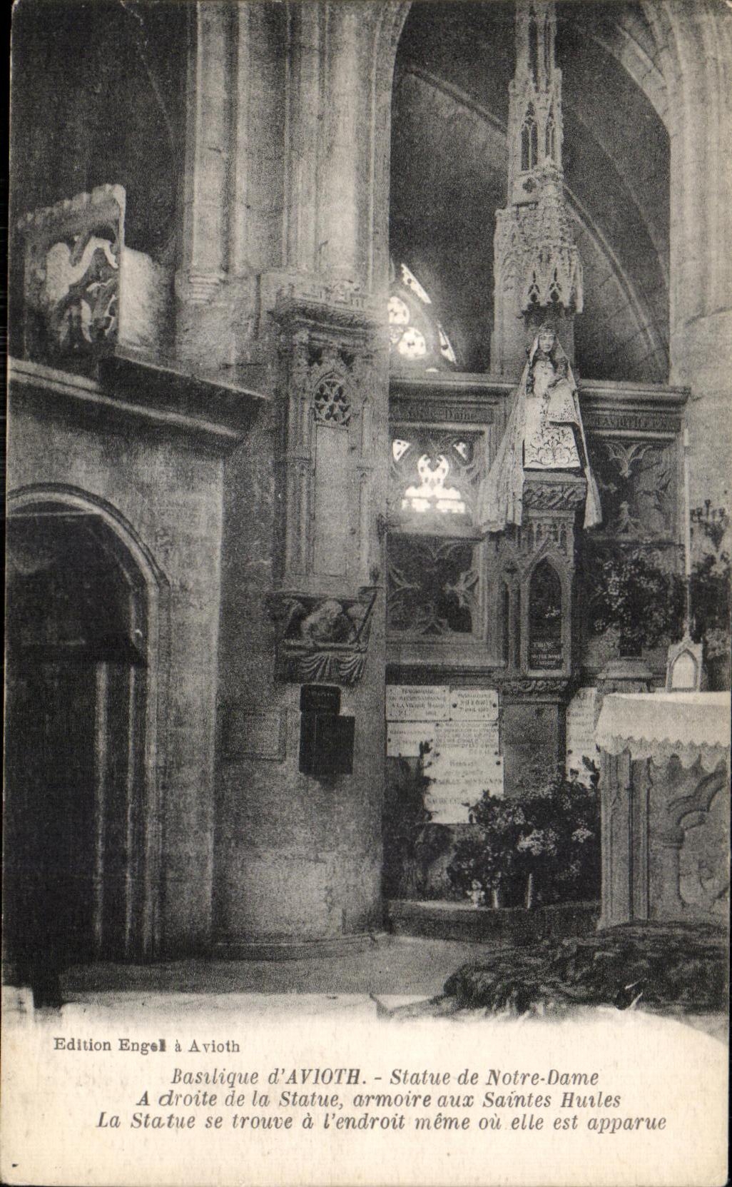 CPA Basilique d Avioth Statue de Notre Dame A droite de la Statue armoire aux Saintes Hurles
