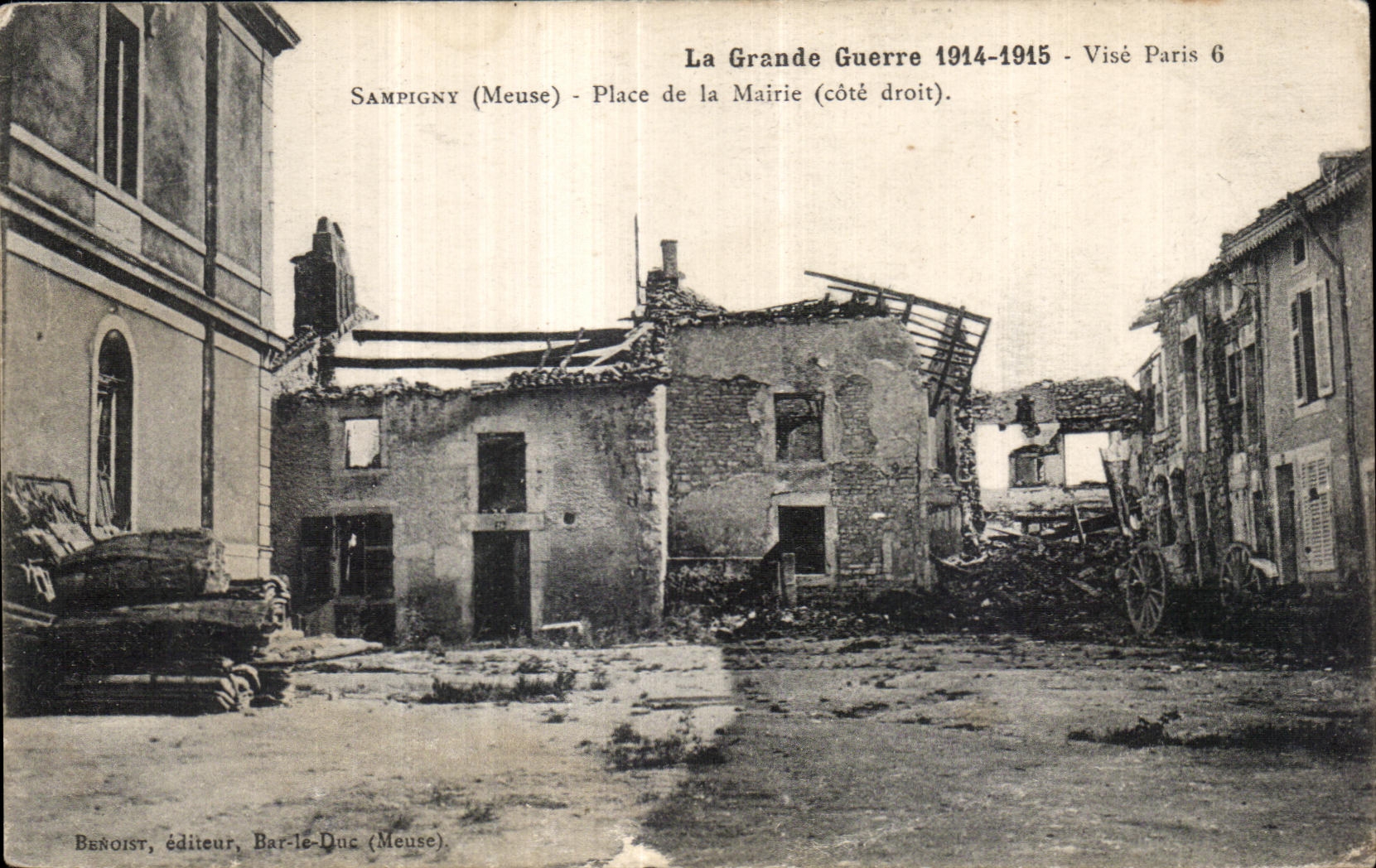 Sampigny (Meuse) — Place de la Mairie (côté droit) — La Grande Guerre 1914-1915 — éditeur Berloist, Bar-le-Duc (Meuse)