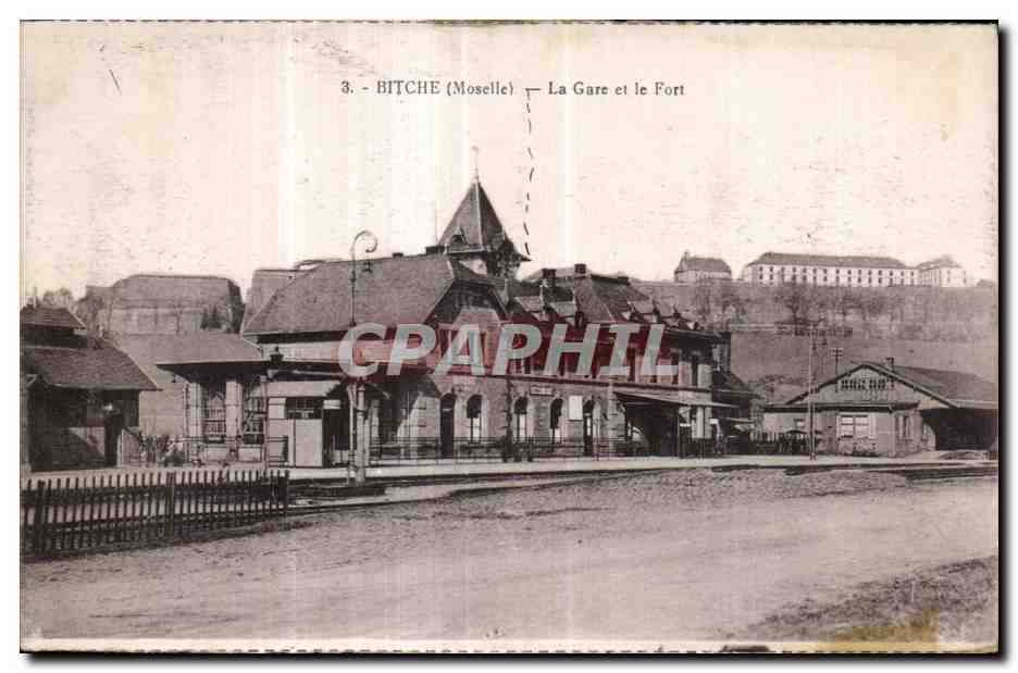 CPA Bitche (Moselle) La Gare et la Fort
