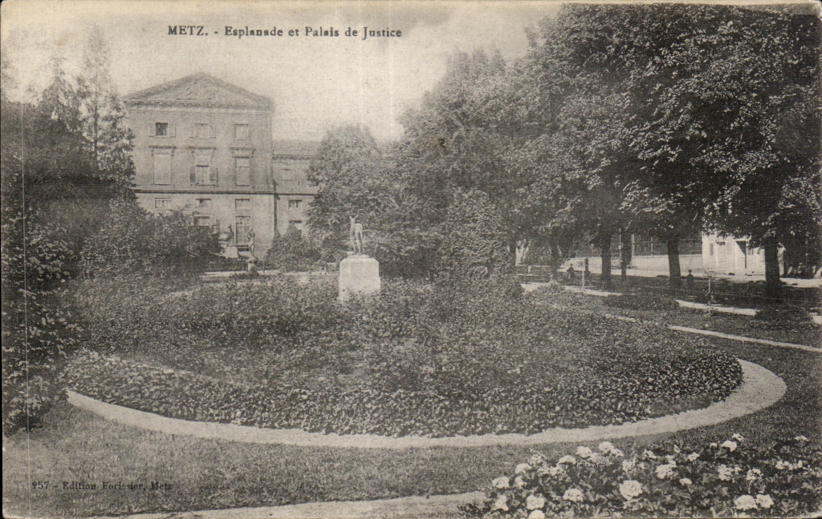 Metz - Esplanade et Palais de Justice - CPA 