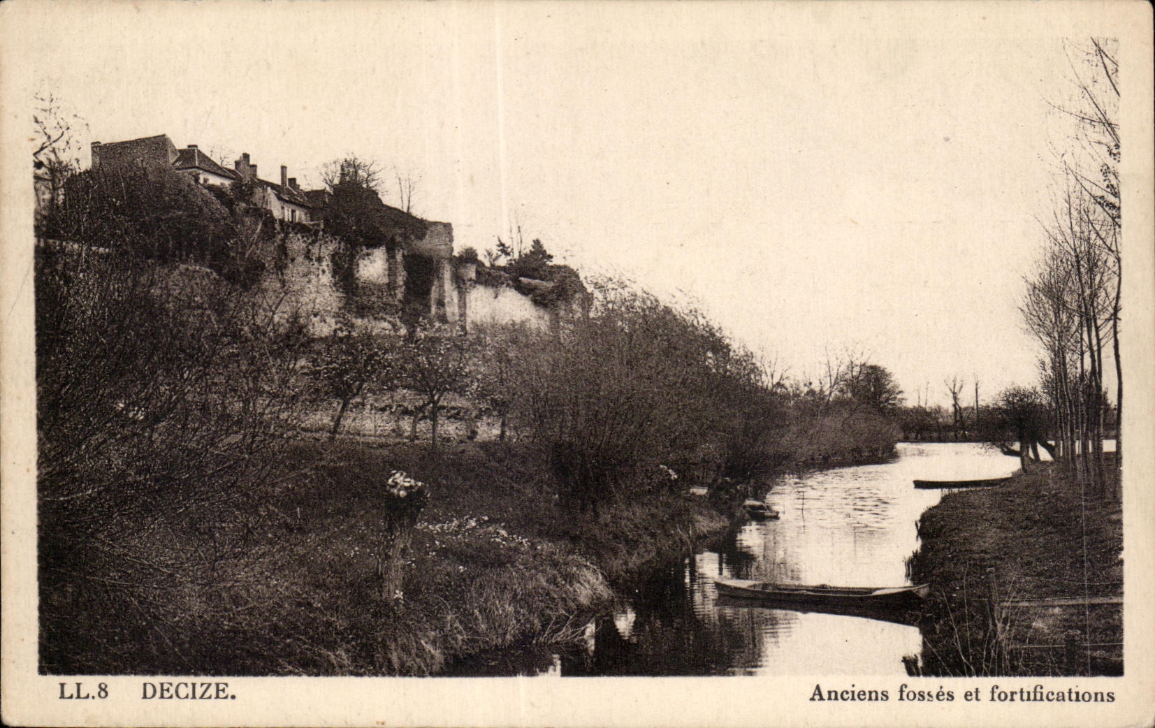 Decize - Anciens fosses et fortifications - CPA 