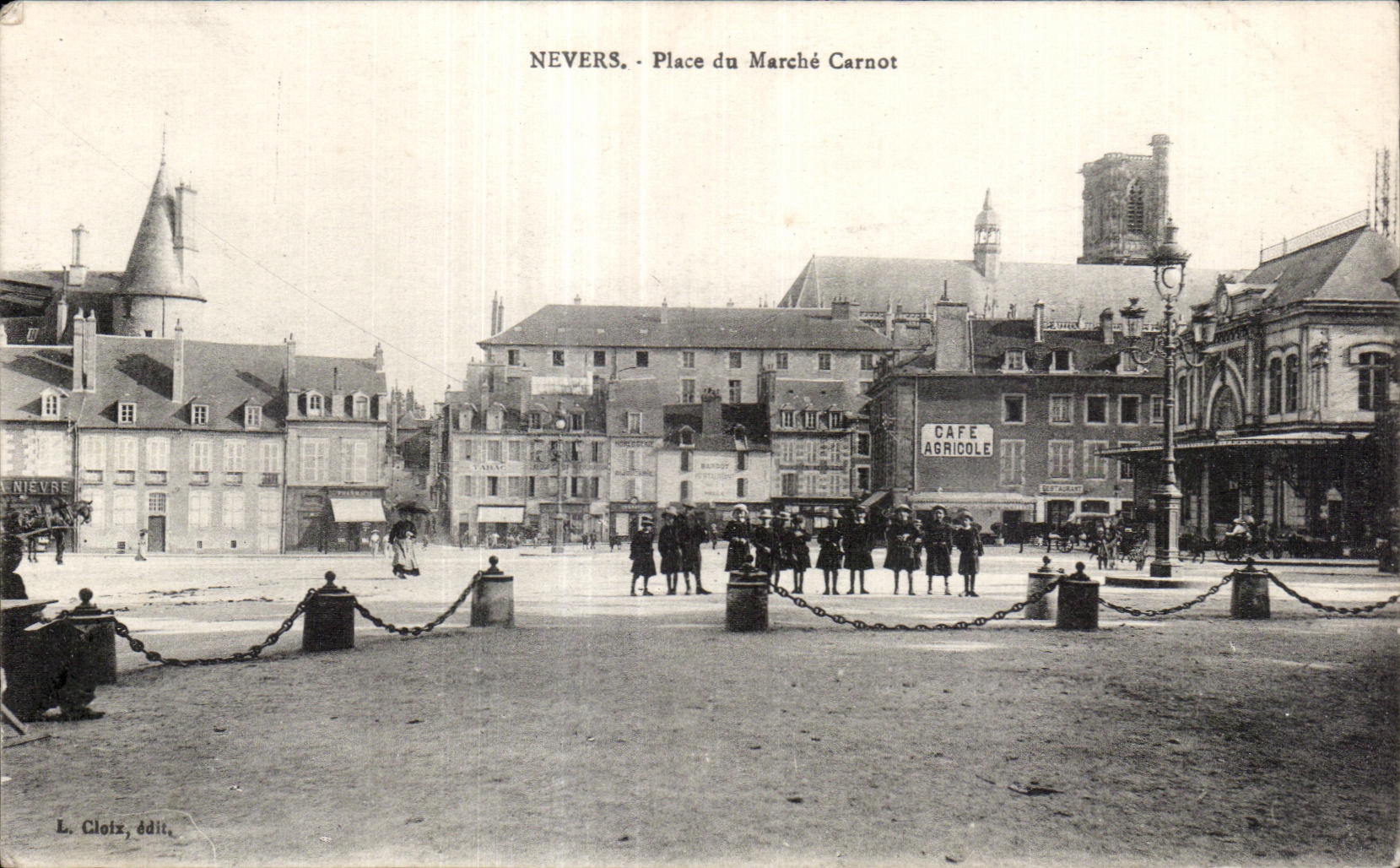 Nevers - Place du Marche Carnot Enfants - CPA 