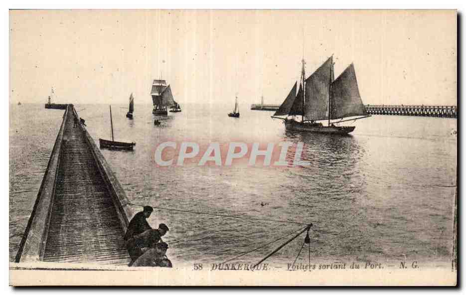 Dunkerque - Voiliers sortant du Port Bateau Peche - CPA 