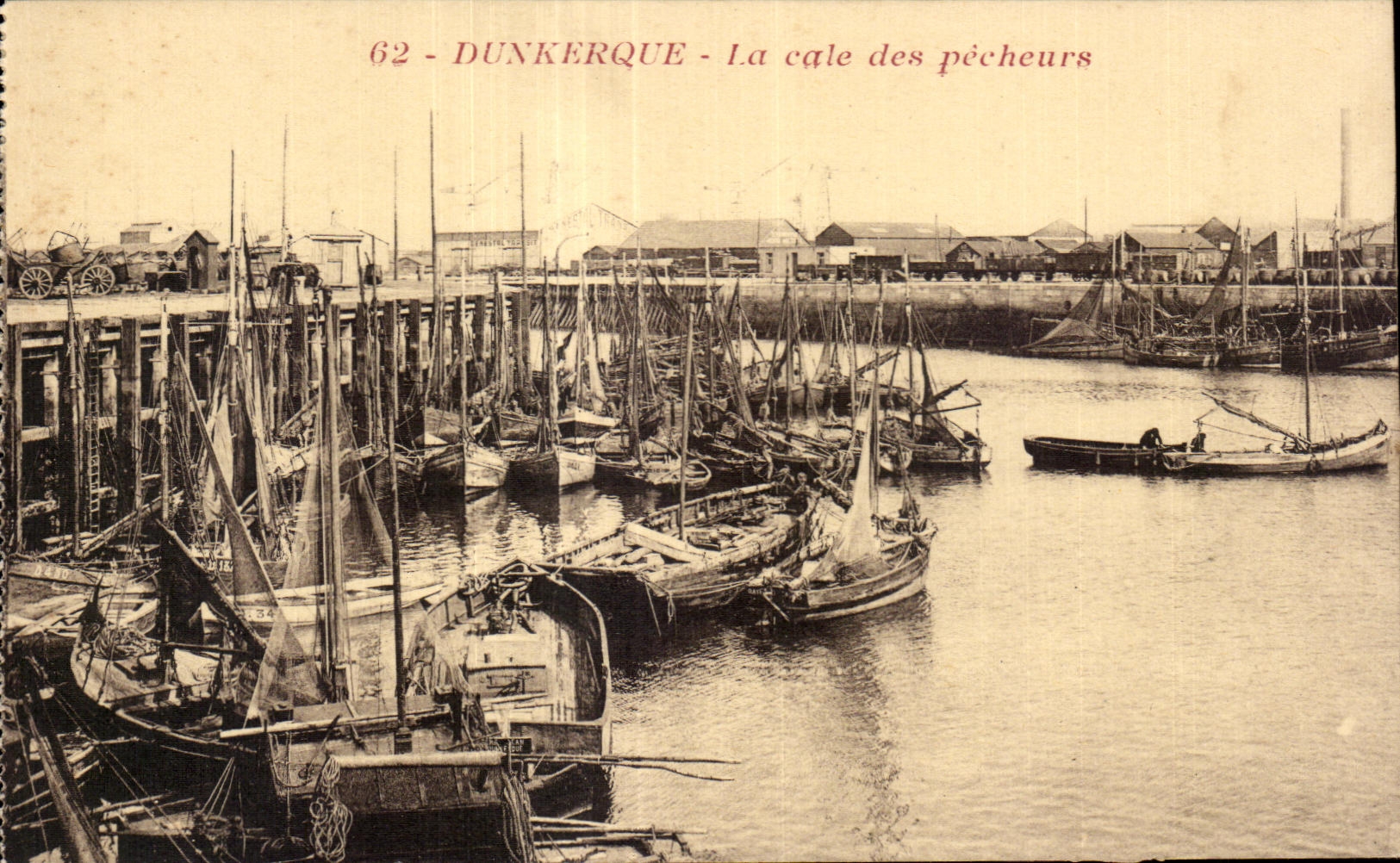 Dunkerque - La Cale des Pecheurs Bateaux - CPA 