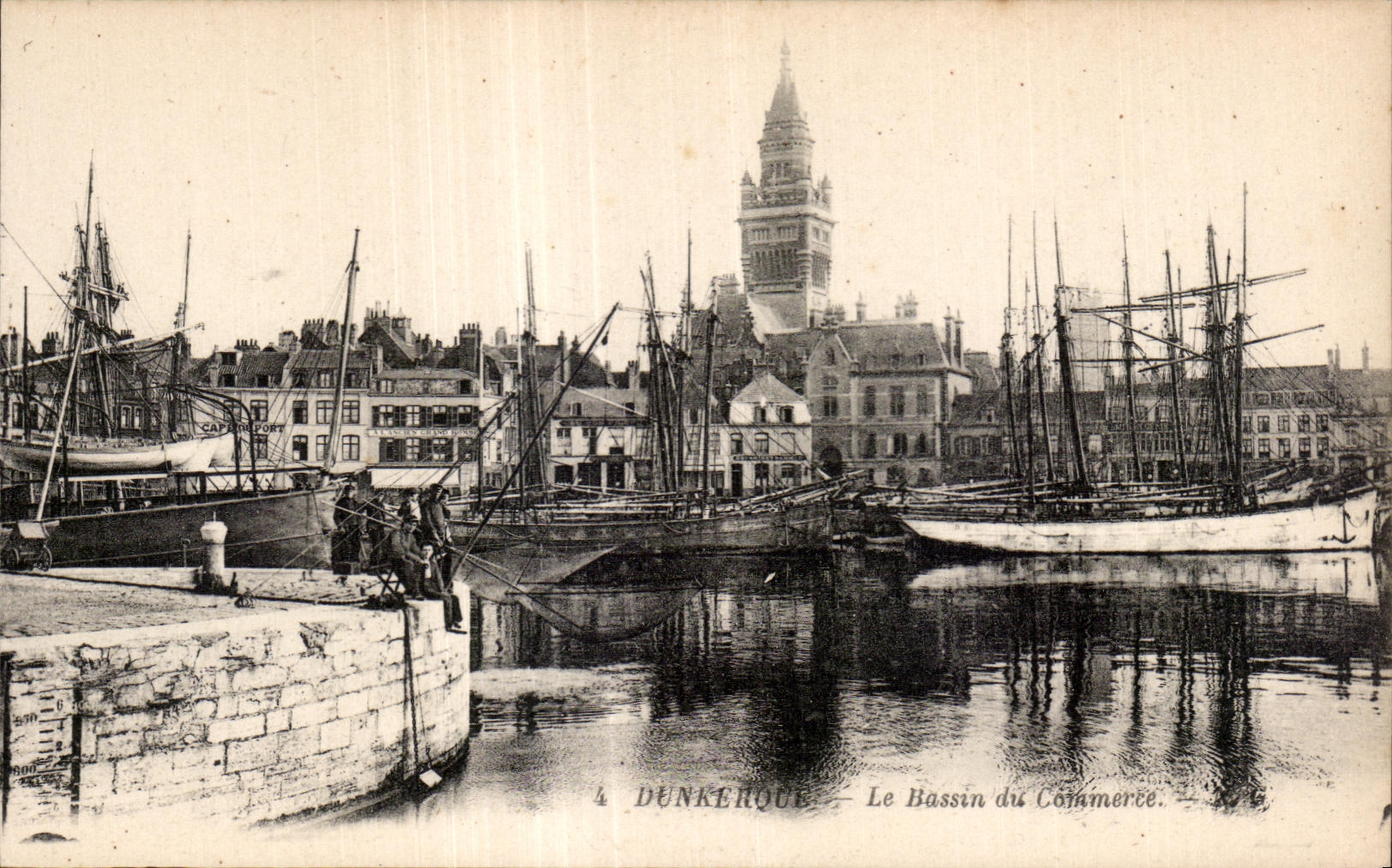 Dunkerque - Le Bassin du Commerce Bateaux - CPA 