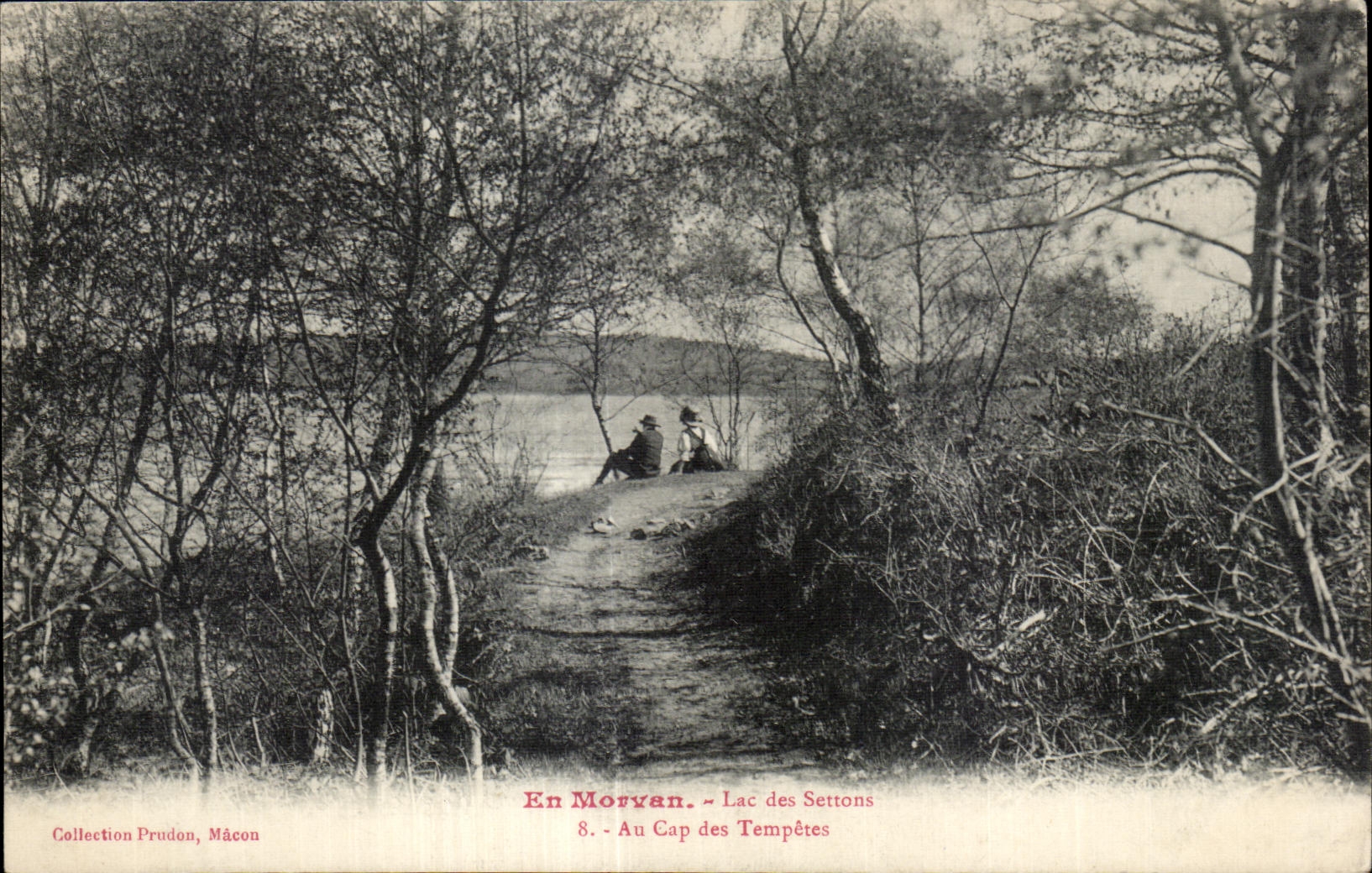 CPA En Morvan Lac des Settons Au Cap des Tempetes
