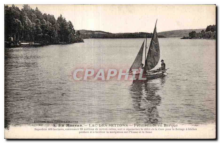 CPA En Morvan Lac Des Settons Promenade en Barque