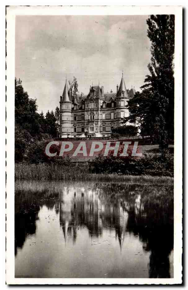 CPA St-Pierre-Le Moutier (Nievre) Chateau de Beaumont