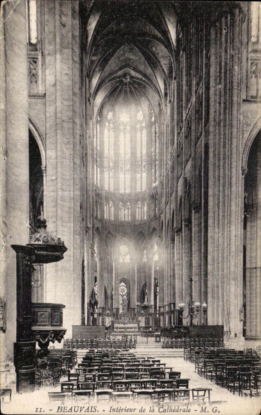 CPA Beauvais Interieur de la Cathedrale