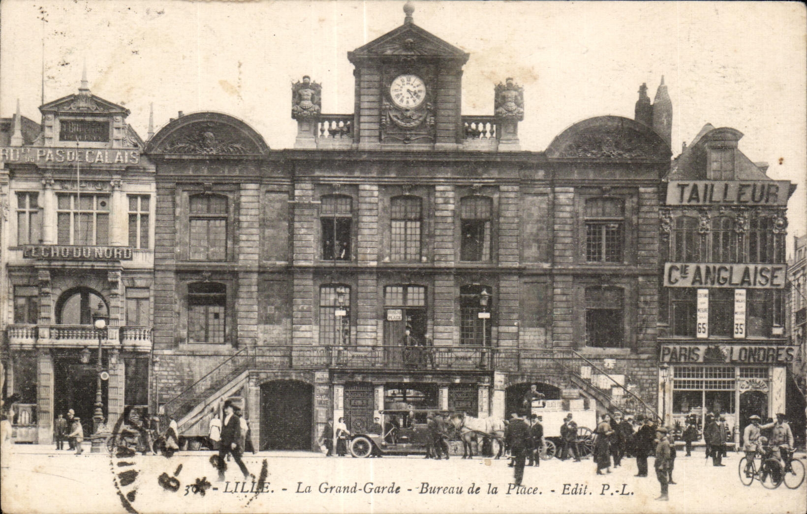 CPA Lille La Grande Garde Bureau de la Place Edit 