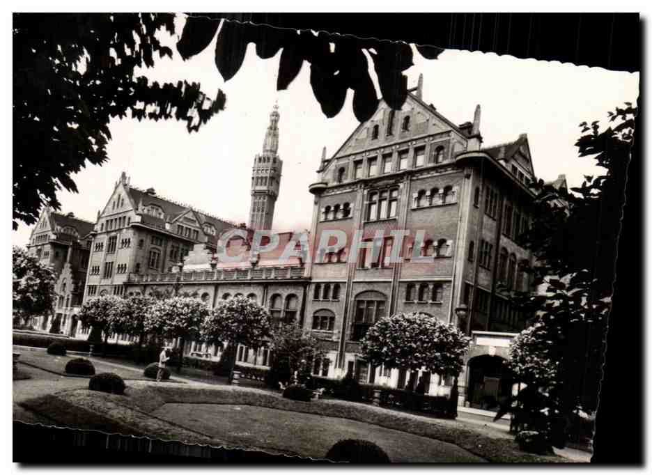 CPA Lille Nord L Hotel de Ville et le Square du Reduie