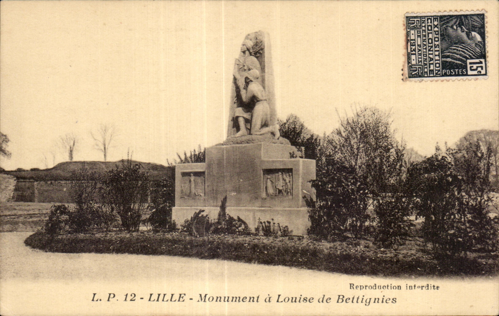 CPA Lille Monument a Louise de Bettignies