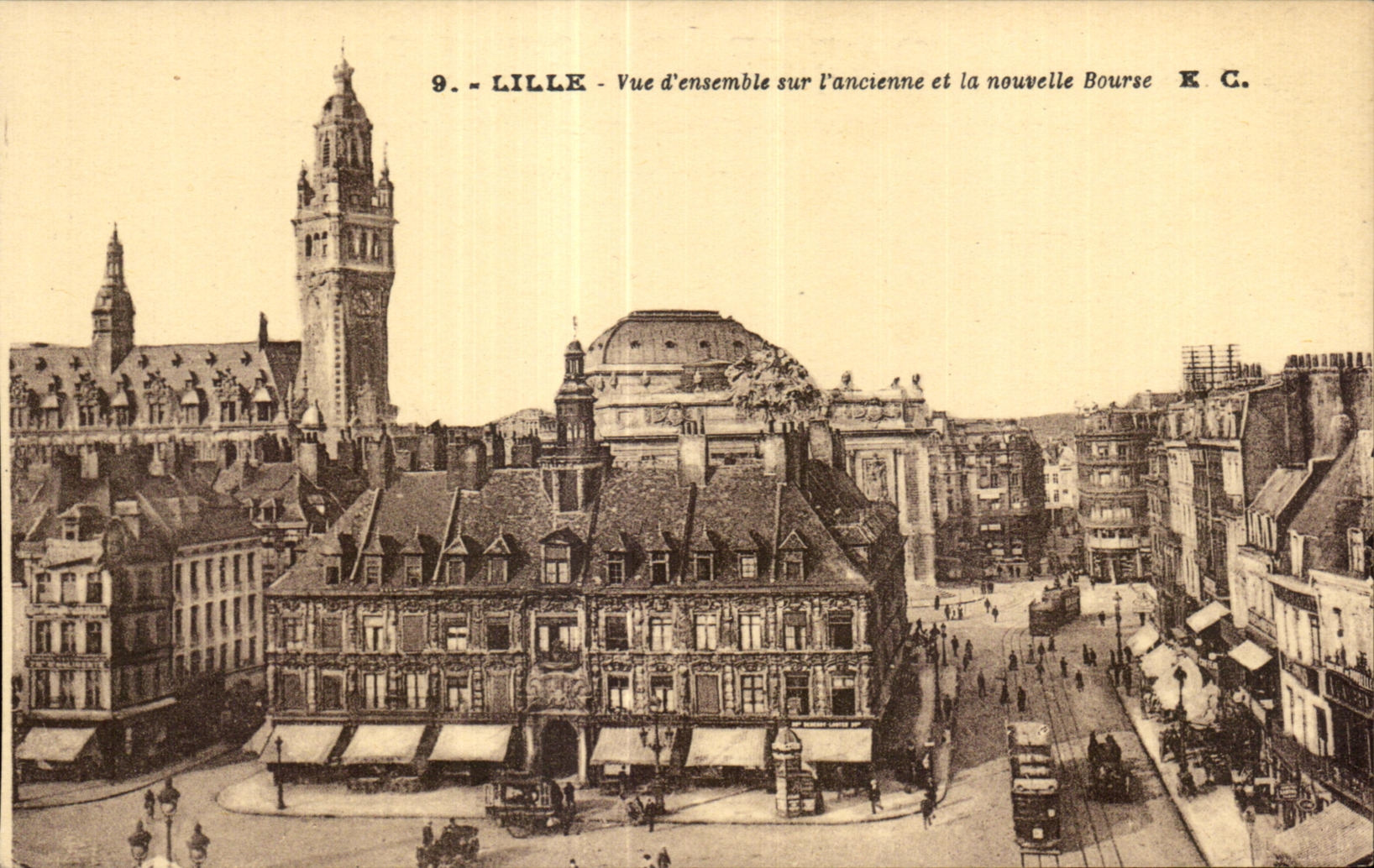CPA Lille Vue d ensemble sur l ancienne et la nouvelle Bourse