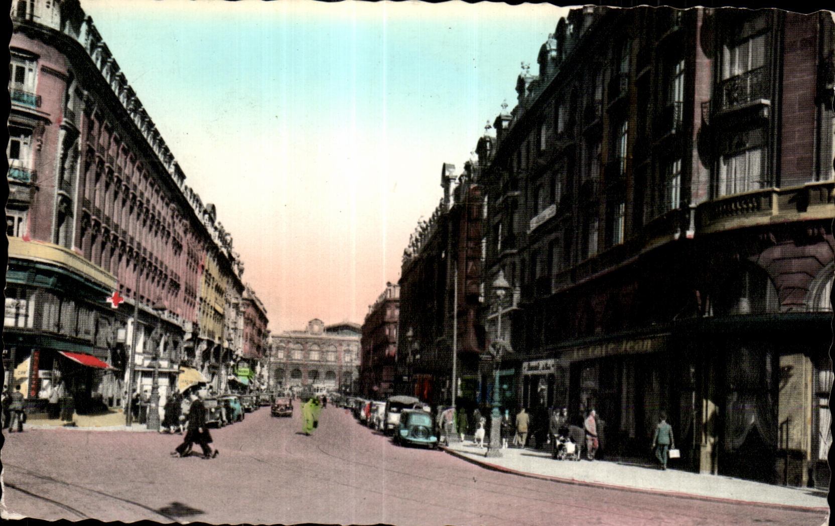 CPA Lille (Nord) Rue Faidherbe Dans le fond la gare