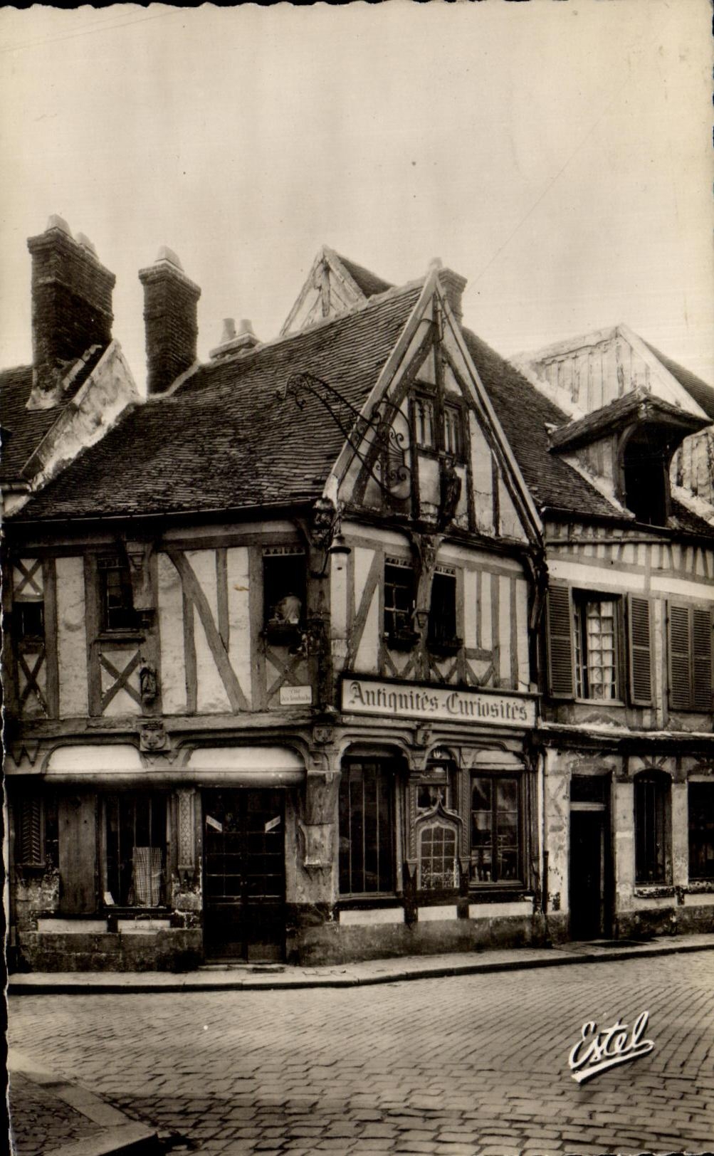 Compiegne — La « Vieille Cassine » — Estel