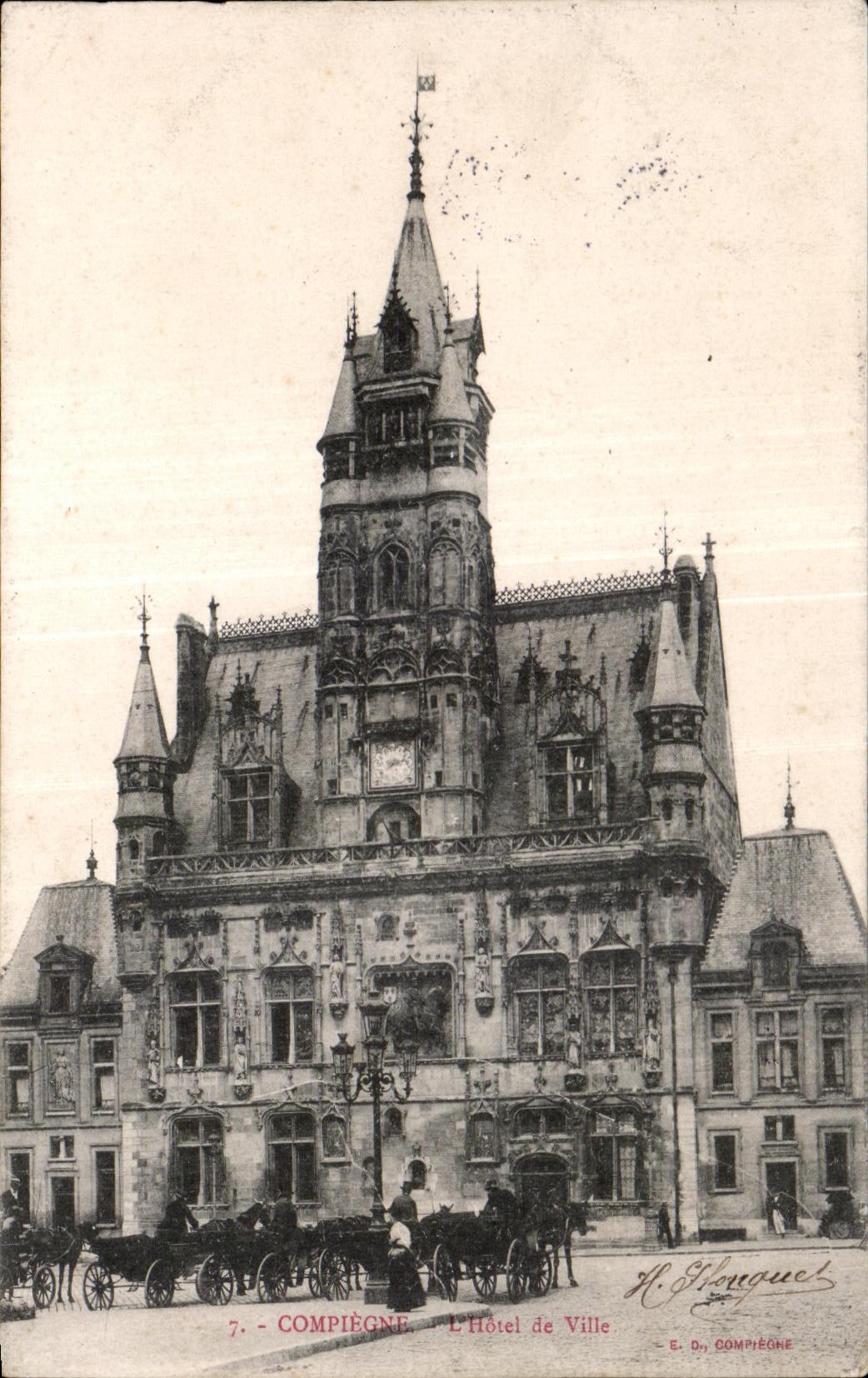 CPA Compiegne L Hotel de Ville