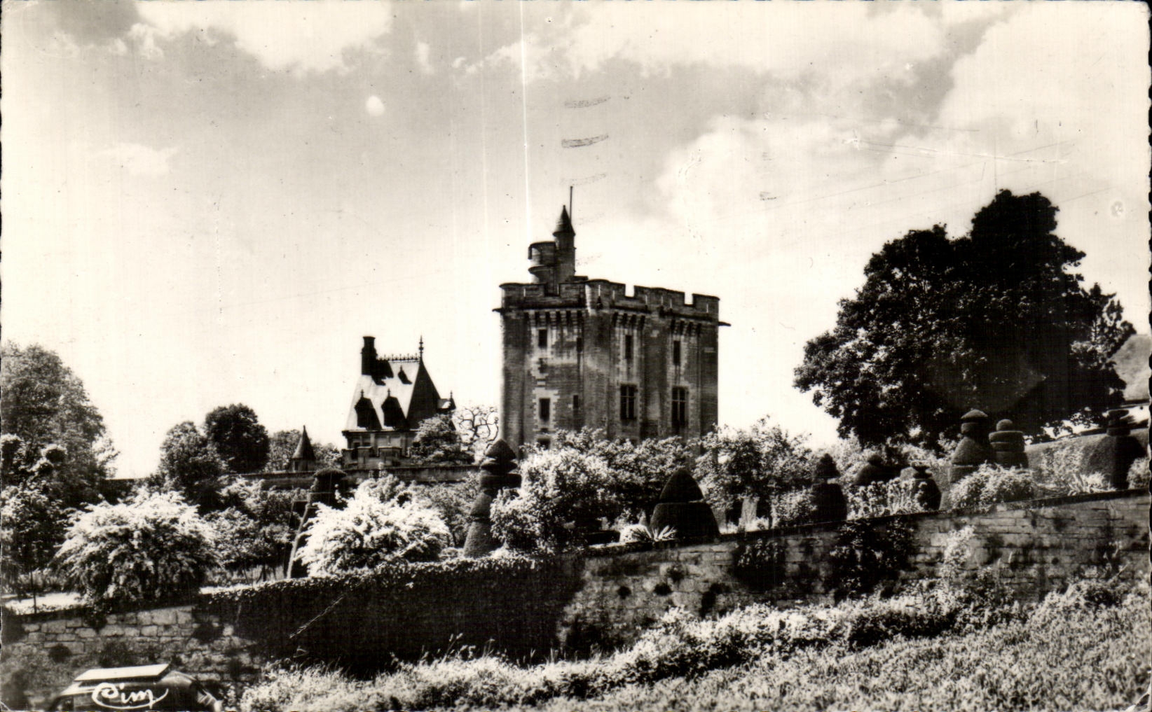 Château de Vez — Environs de Crépy-en-Valois — Combier