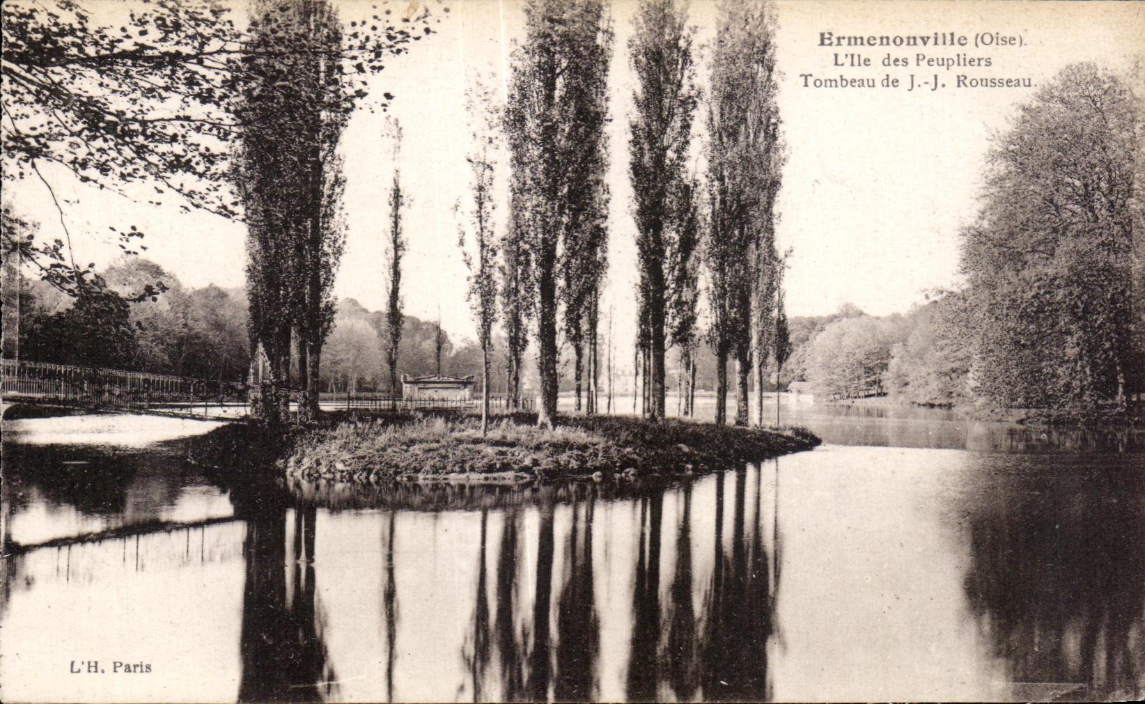 Ermenonville (Oise). L'Île des Peupliers. Tombeau de J.-J. Rousseau.