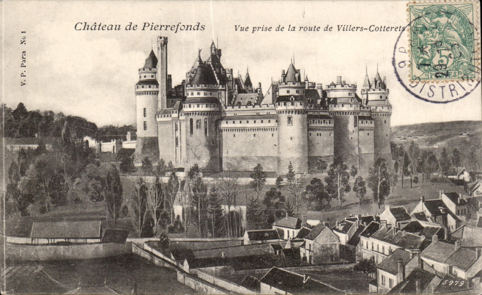 Château de Pierrefonds — Vue prise de la route de Villers-Cotterets — V.P. Paris No.1