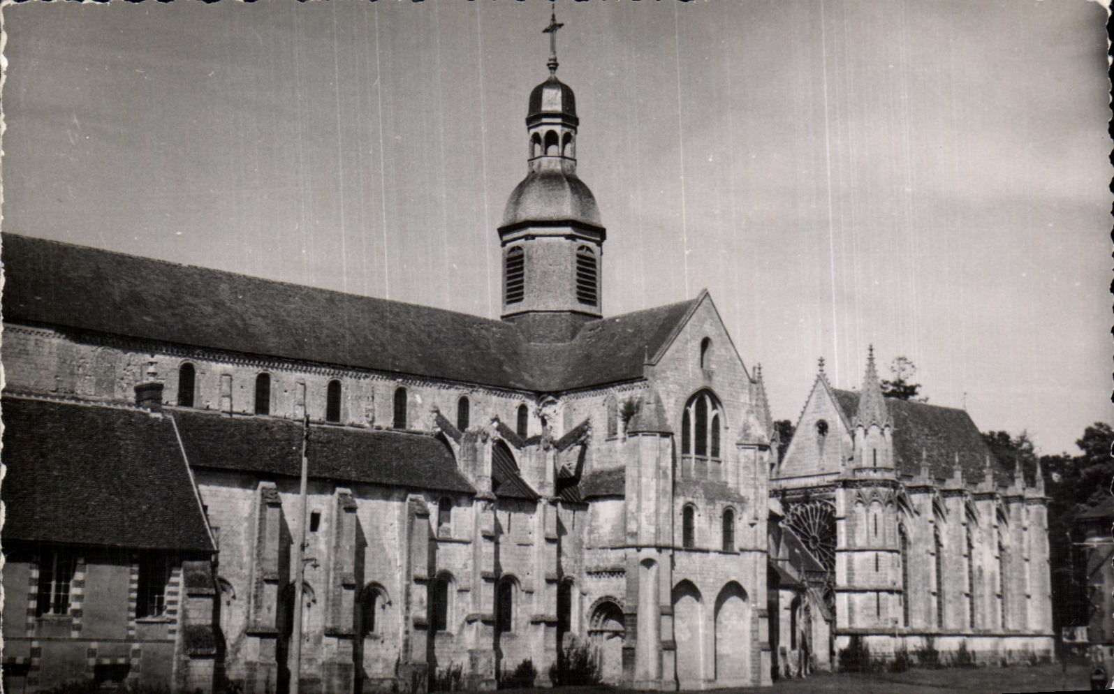 St-Germer-de-Fly — Église Abbatiale et Sainte-Chapelle — Éditions d'Art 'MARCO' Levalllois-Perret