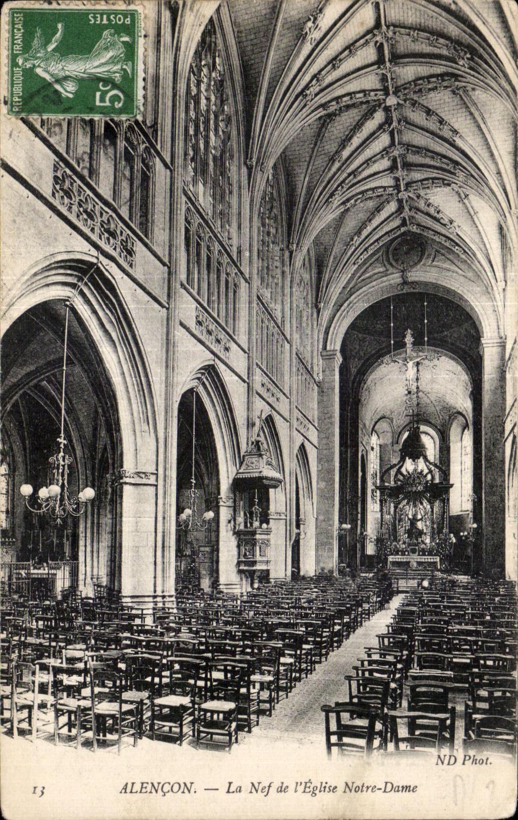 CPA Alencon La Nef de I Eglise Norte Dame