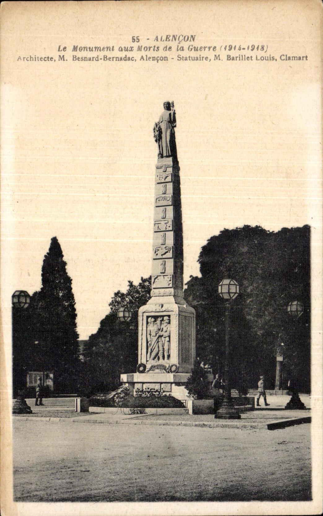 CPA Alencon Le Monument aux Moris de la Guerre architecte M Besnard Bernadac Alencon Statuaire