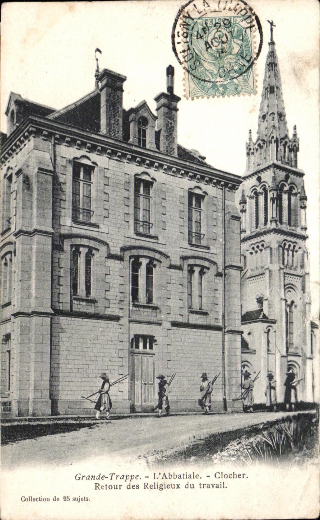 CPA Grande Trappe L Abbatiale Clocher Retour des Religieux du travail