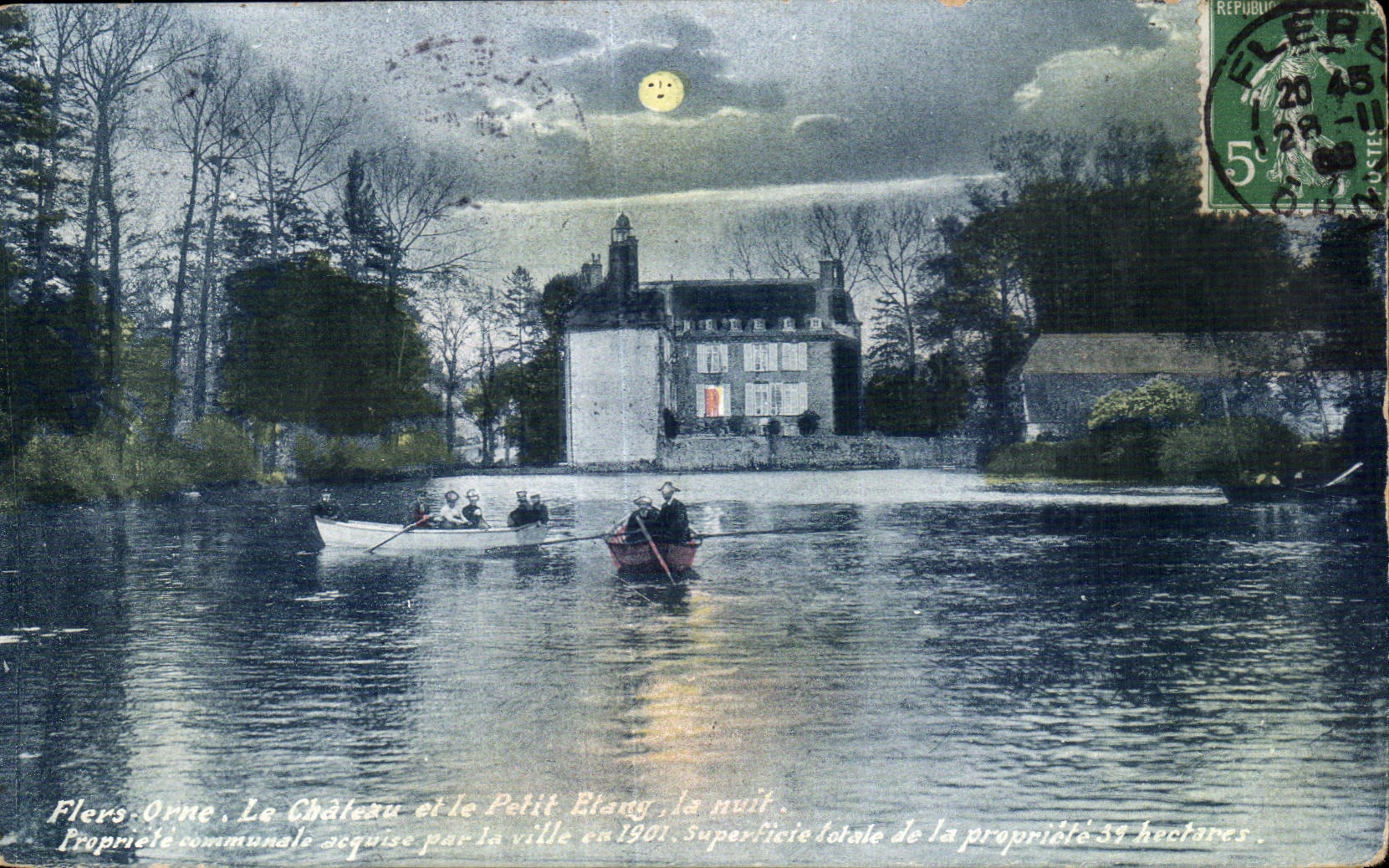 CPA Flers (Orne) Le Chateau et le Petit etang La nuit