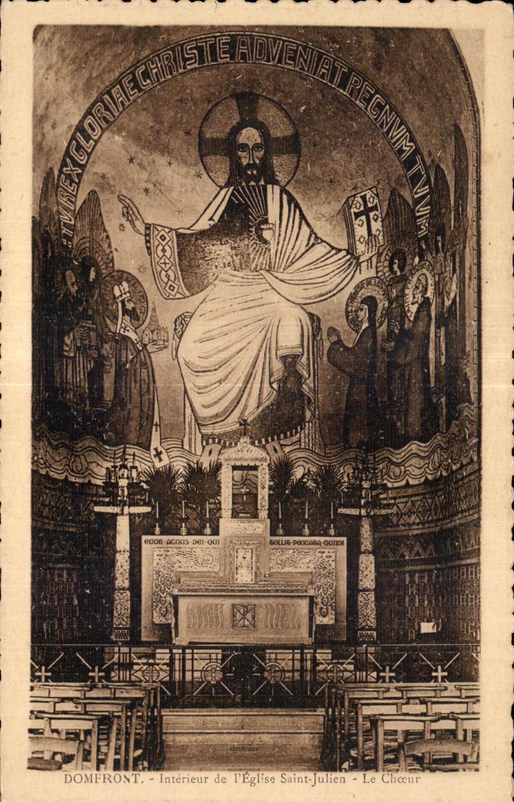 CPA Domfront Interieur l Eglise Saint Julien Le Chceur
