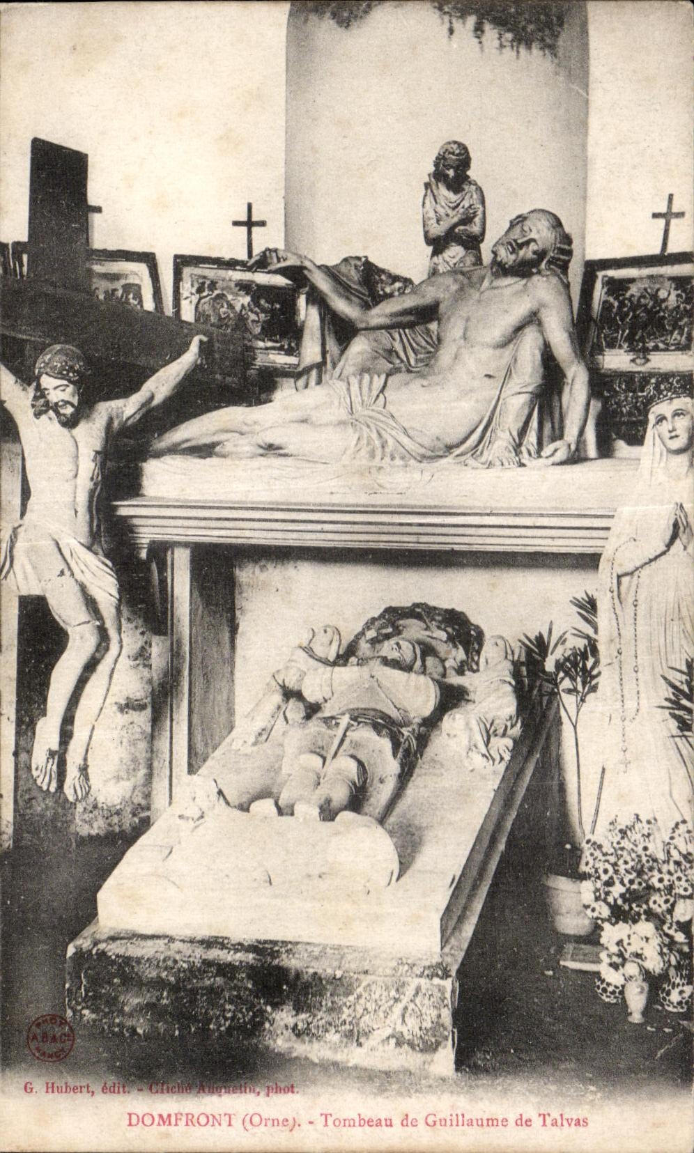 CPA Domfront (Orne) Tombeau de Guillaume de Talvas