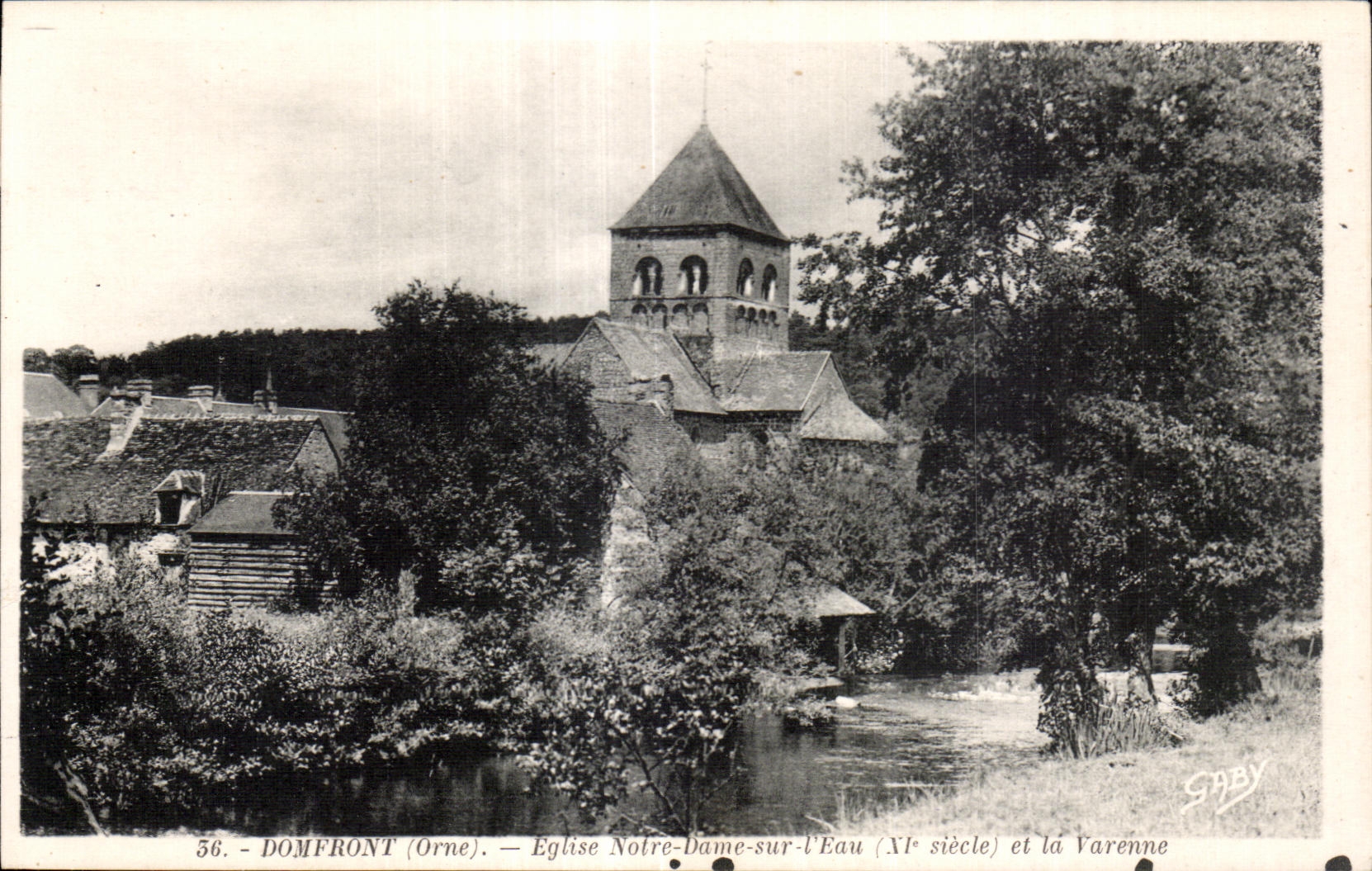 CPA Domfront (Orne) Eglise Notre Dame sur L Eau