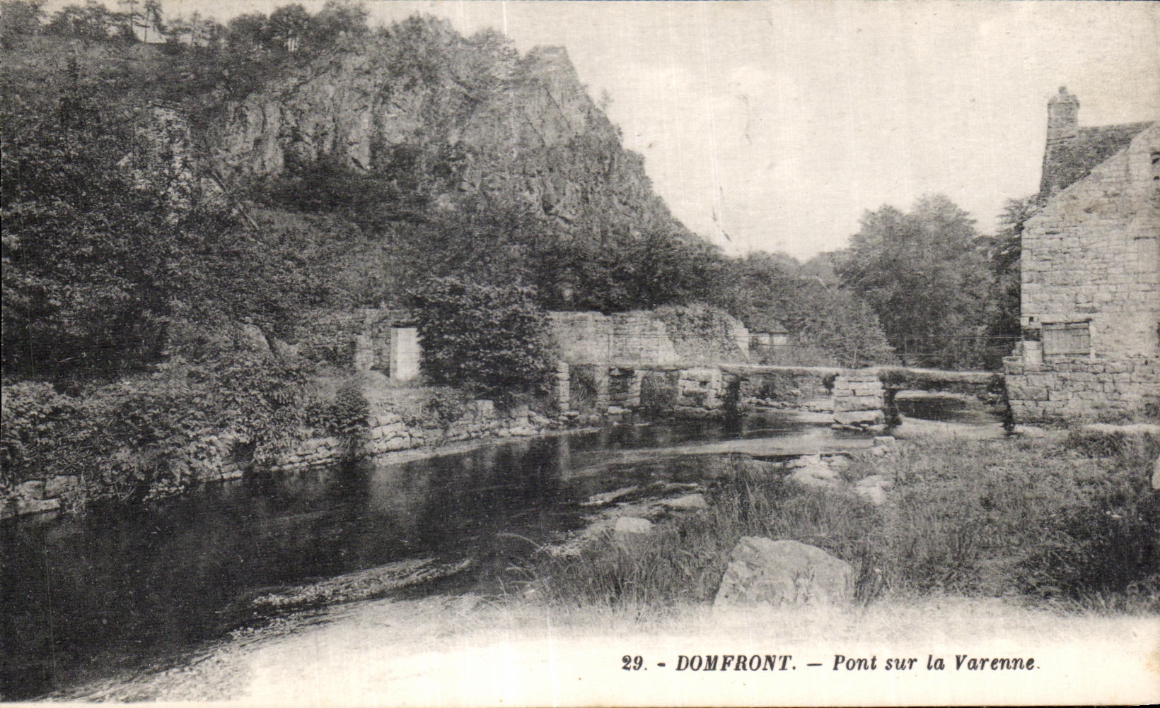 CPA Domfront Pont sur la Varenne