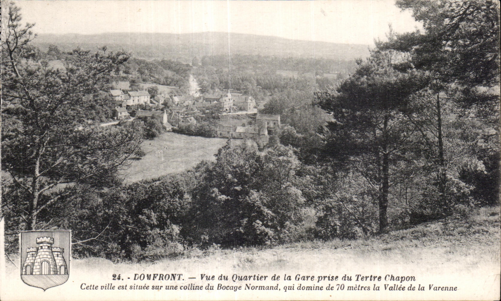 CPA Domfront Vue du Quartier de la Gare prise du Tertre Chapon Cette Ville ets situee sur une colline du Bocage Normani