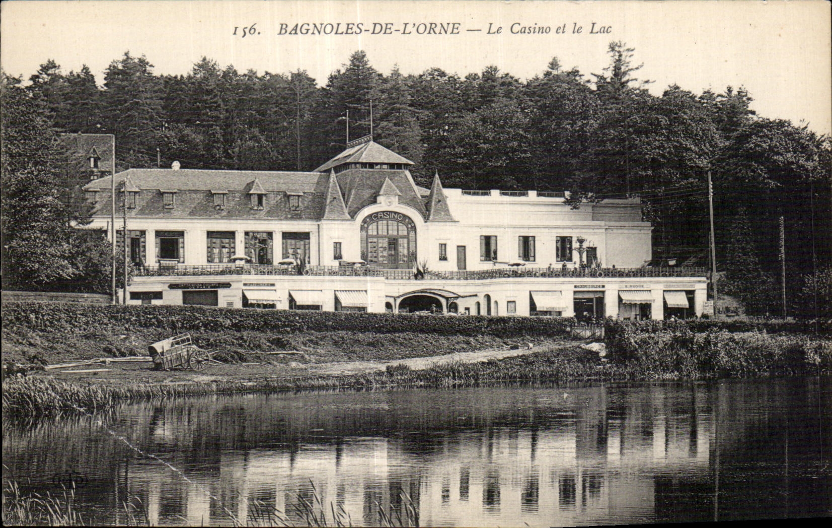 Bagnoles-de-l'Orne — Le Casino et le Lac — n° 156