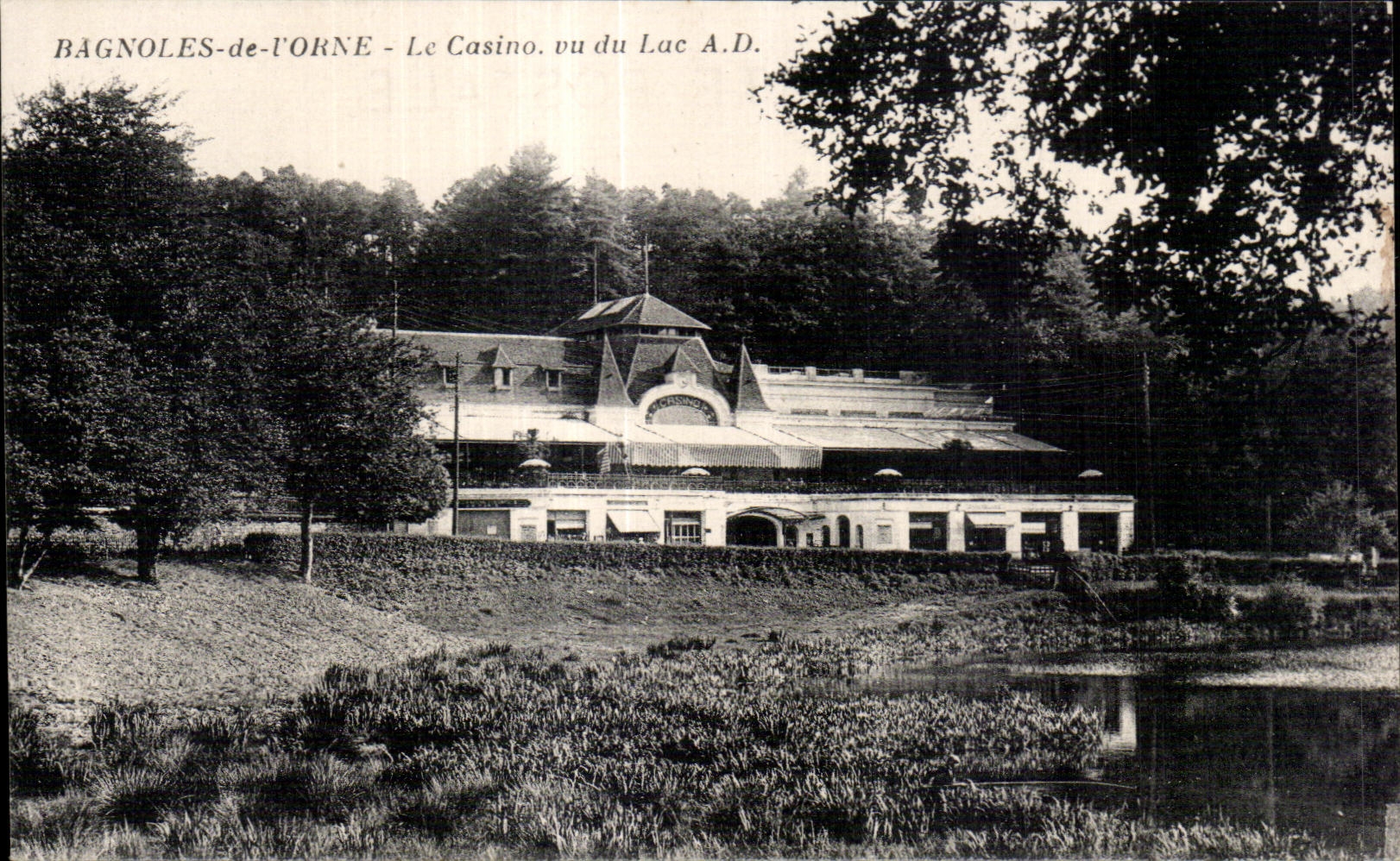 BAGNOLES-DE-VORNE - Il Casinò visto dal Lago, C.P.A.