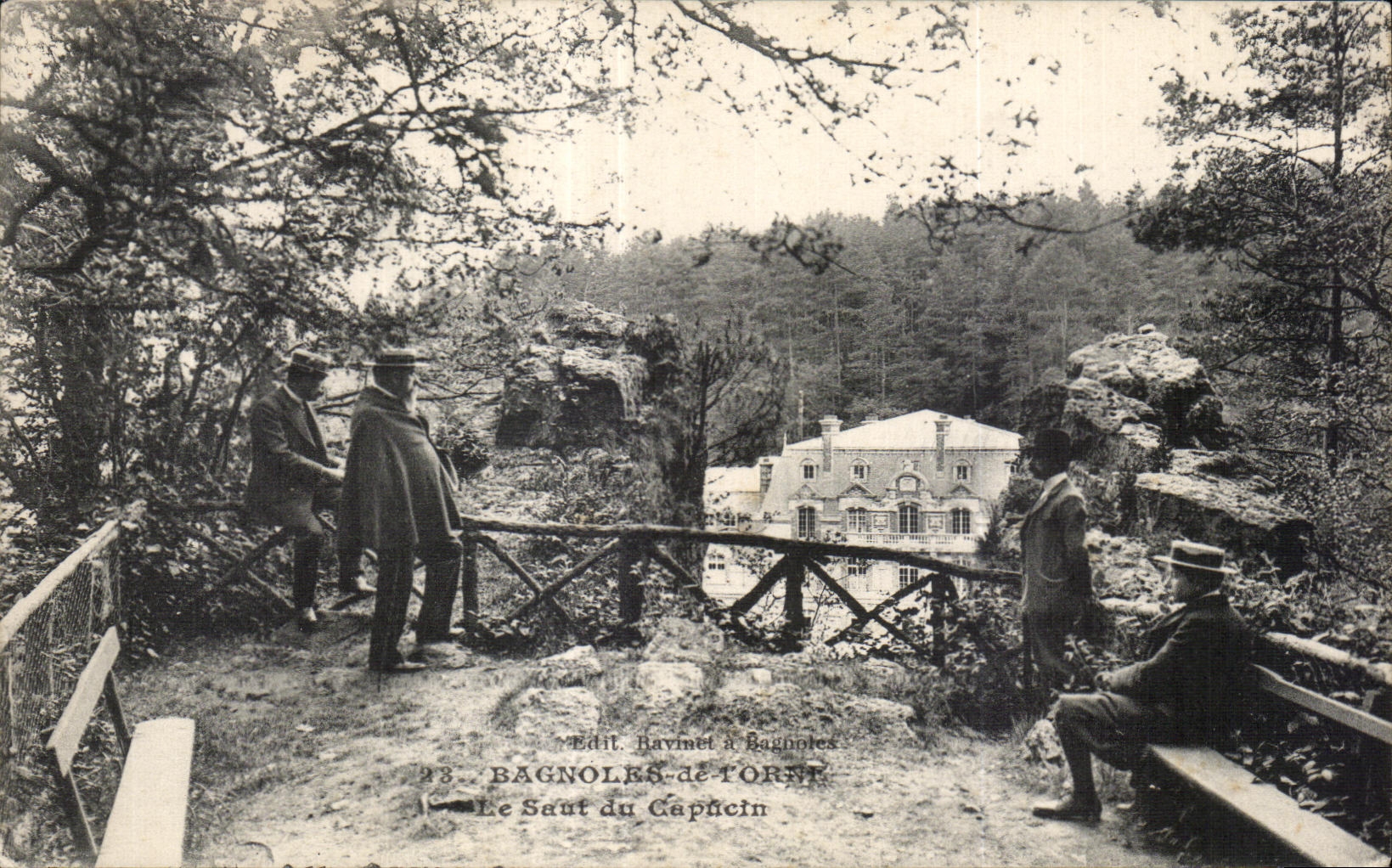 CPA Bagnoles De L orne Le Saut du Capucin