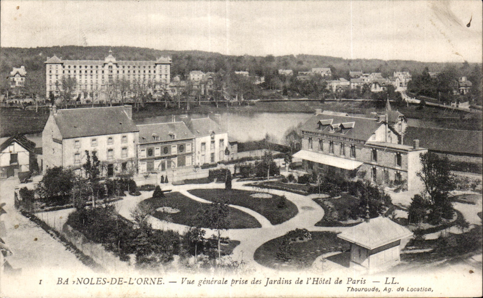 BANNOLES-DE-L'ORNE — Vue générale prise des Jardins de l'Hôtel de Paris — Thouroude, Ag. de Location
