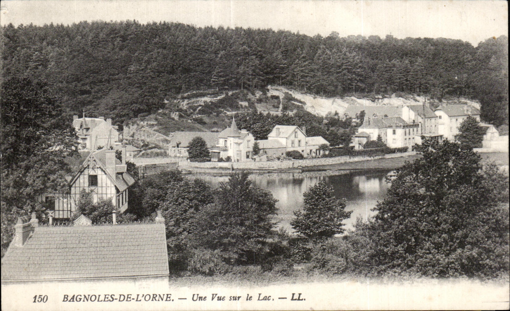 CPA Bagnoles De L Orne Une Vue Sur le Lac LL