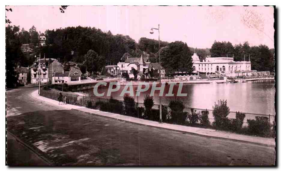 Bagnolles-de-l'Orne — Un Rincón del Lago y el Casino — Gallots, Artisan, Pueil-Malmaison