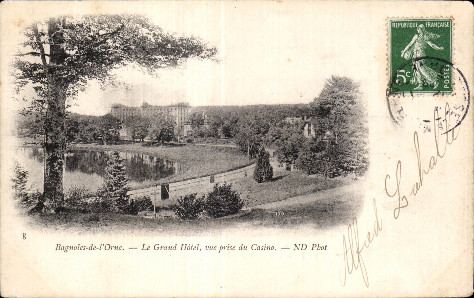 CPA Bagnoles De L Orne Le Grand Hotel Vue Prise du Casino ND Phot