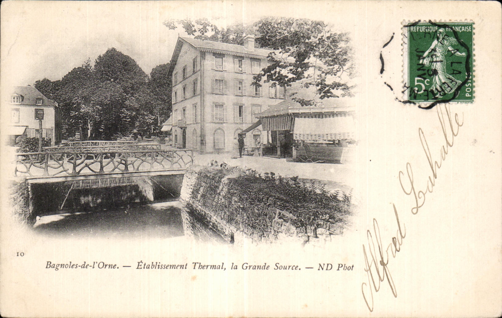 CPA Bagnoles De l Orne Etablissement Thermal la Grande Source ND Phot