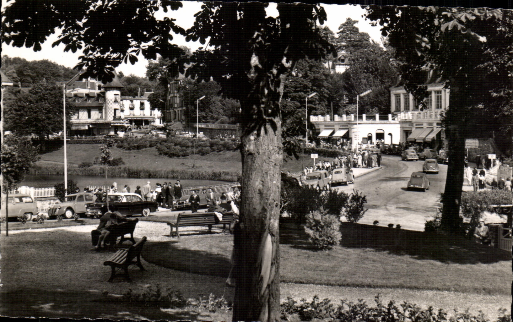 Bagnolles-de-l'Orne — La Val Phor — Vista de la Battuta — Estación Termal