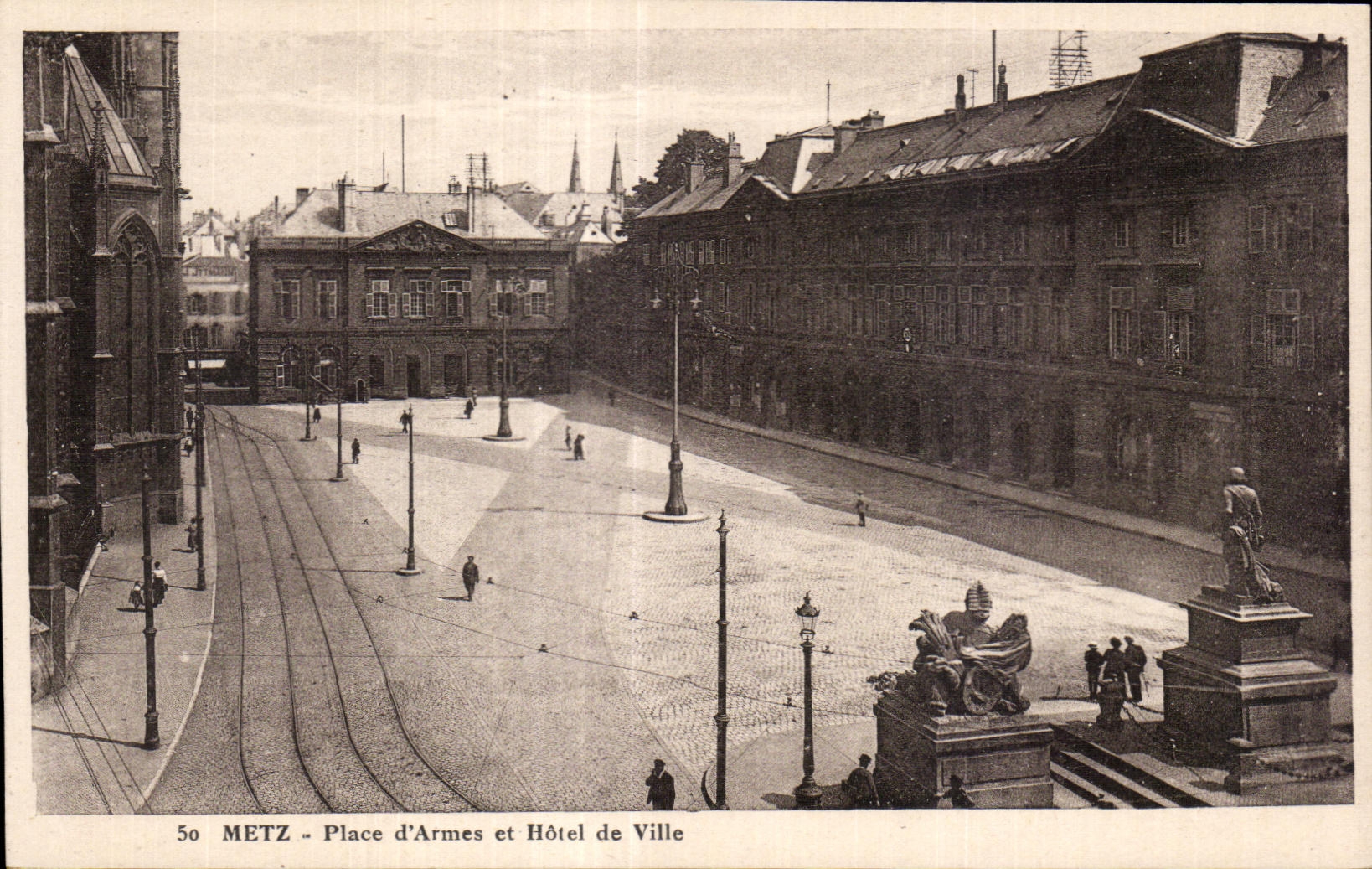 METZ - Place d'Armes et Hôtel de Ville — éditeur Ch. Fischer, n° 50