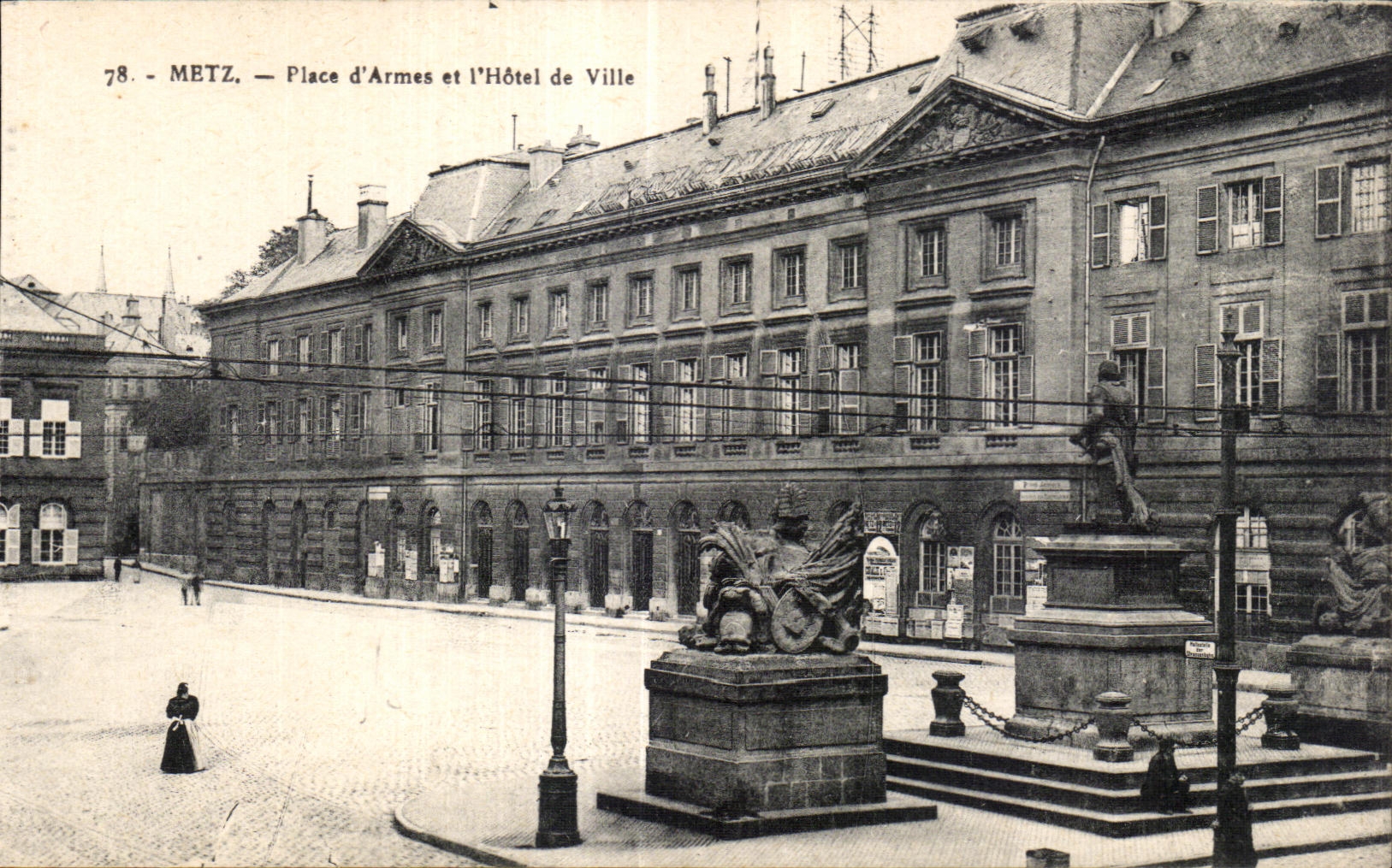 Metz — Place d'Armes und das Rathaus — E. Weber, Verlag — Metz